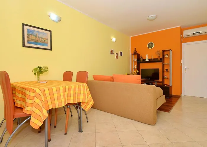 Appartement With Parking Space Slatine, Ciovo - 5158 *