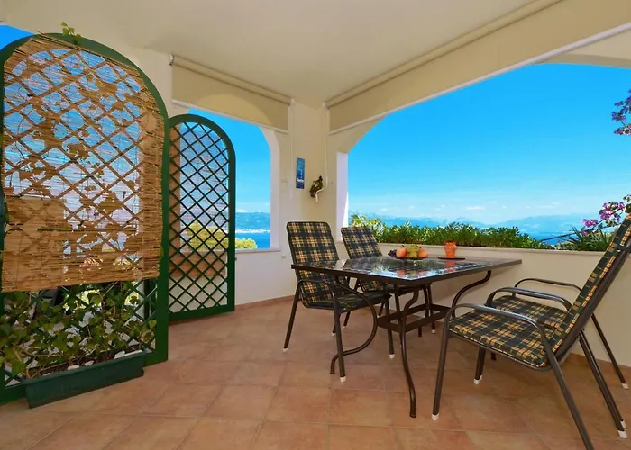 Appartement With Parking Space Slatine, Ciovo - 5158 *