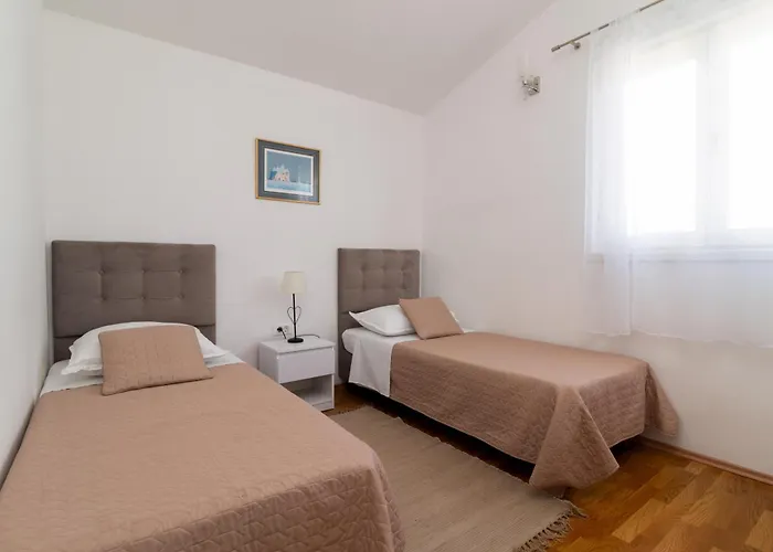 Appartement With Parking Space Slatine, Ciovo - 5158